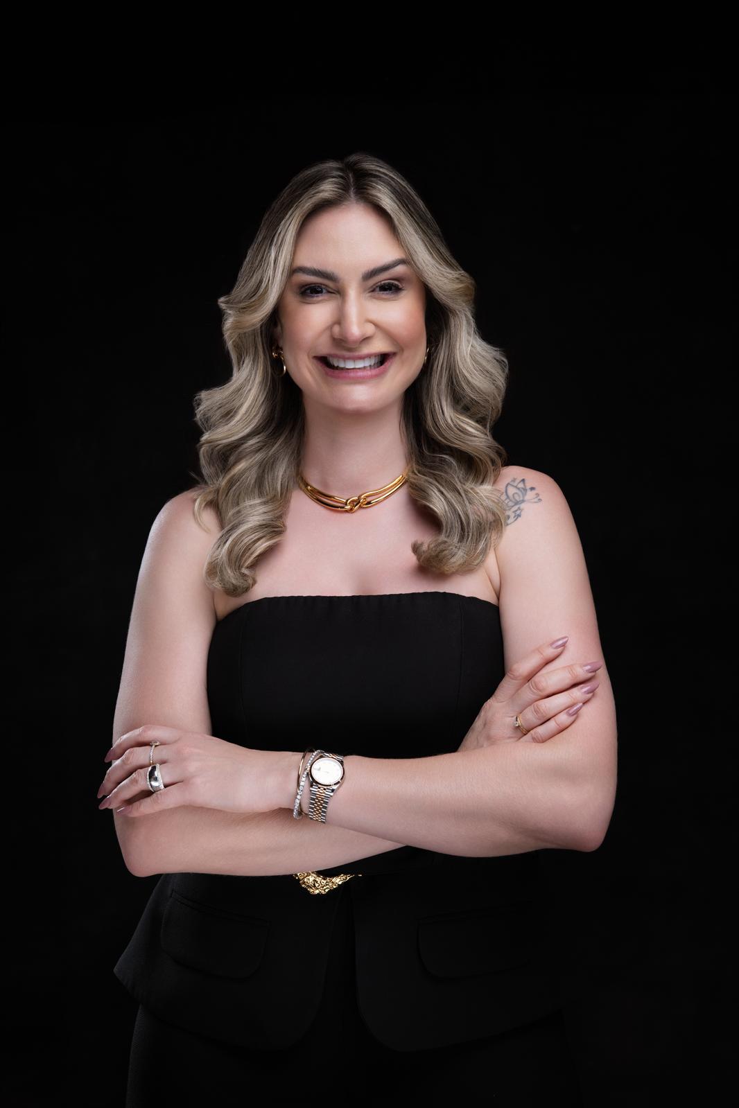 Livia Avelar